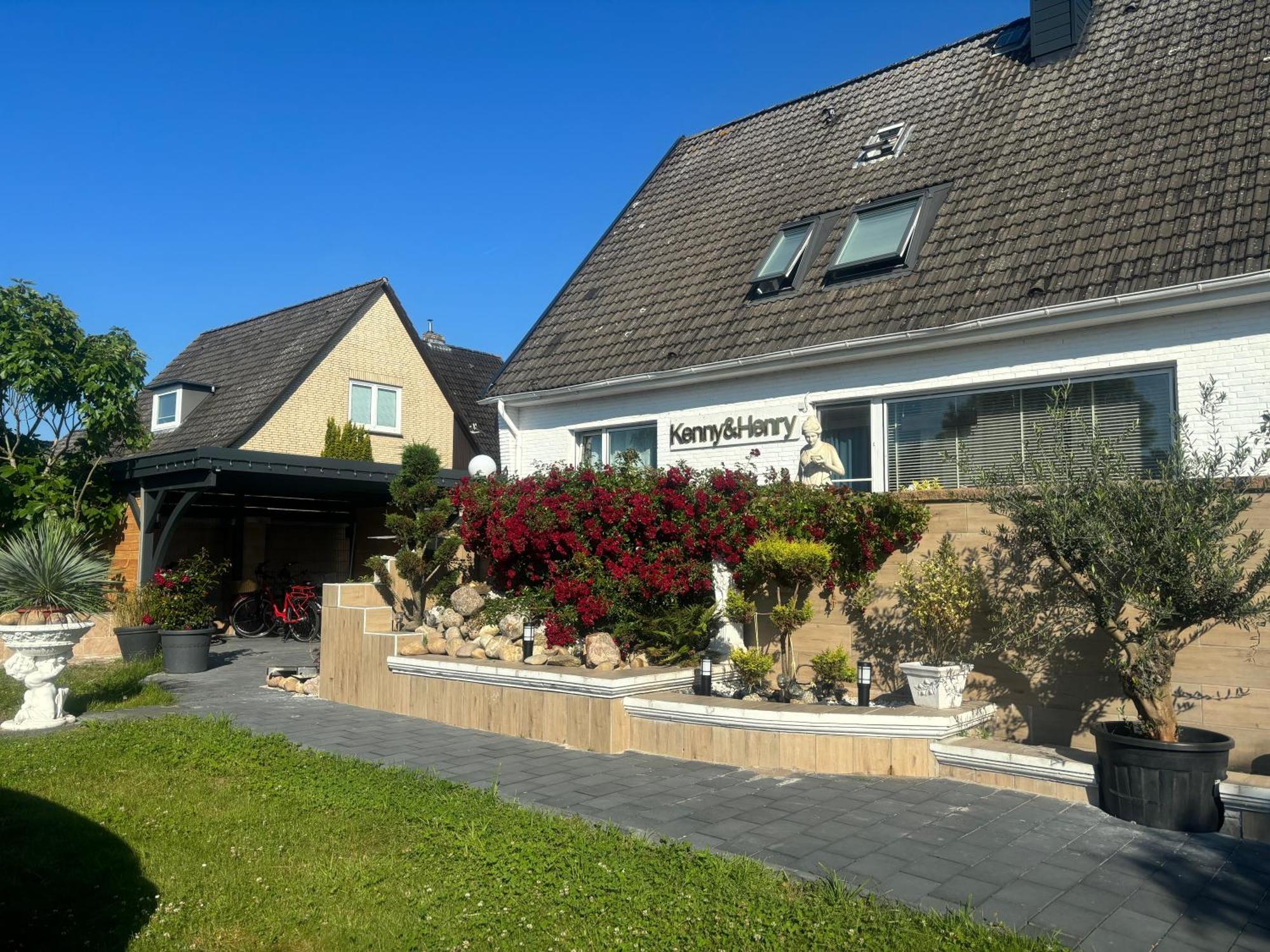 Hotel Kenny & Henry Cuxhaven Exterior photo